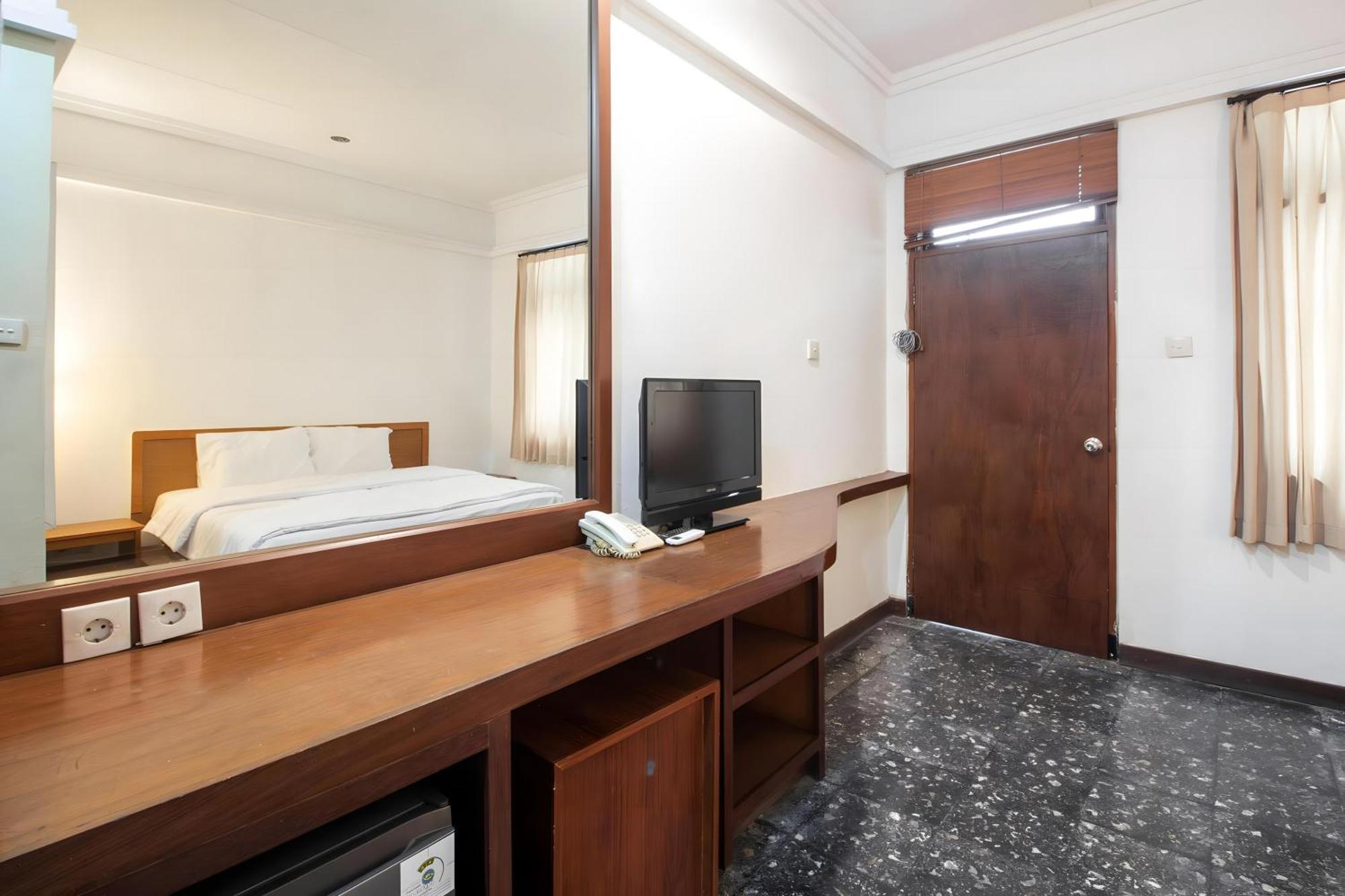 Legian Capital O 93809 Wida Hotel מראה חיצוני תמונה