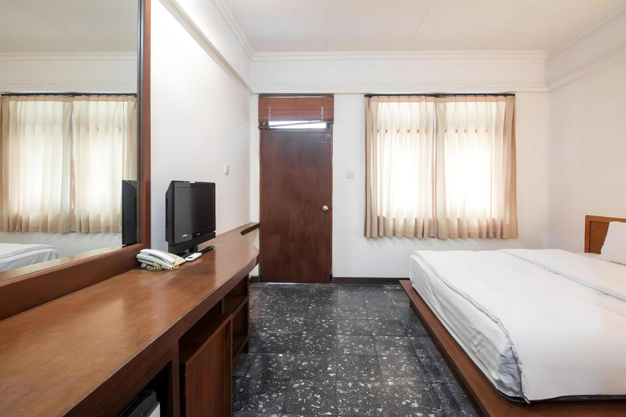 Legian Capital O 93809 Wida Hotel מראה חיצוני תמונה