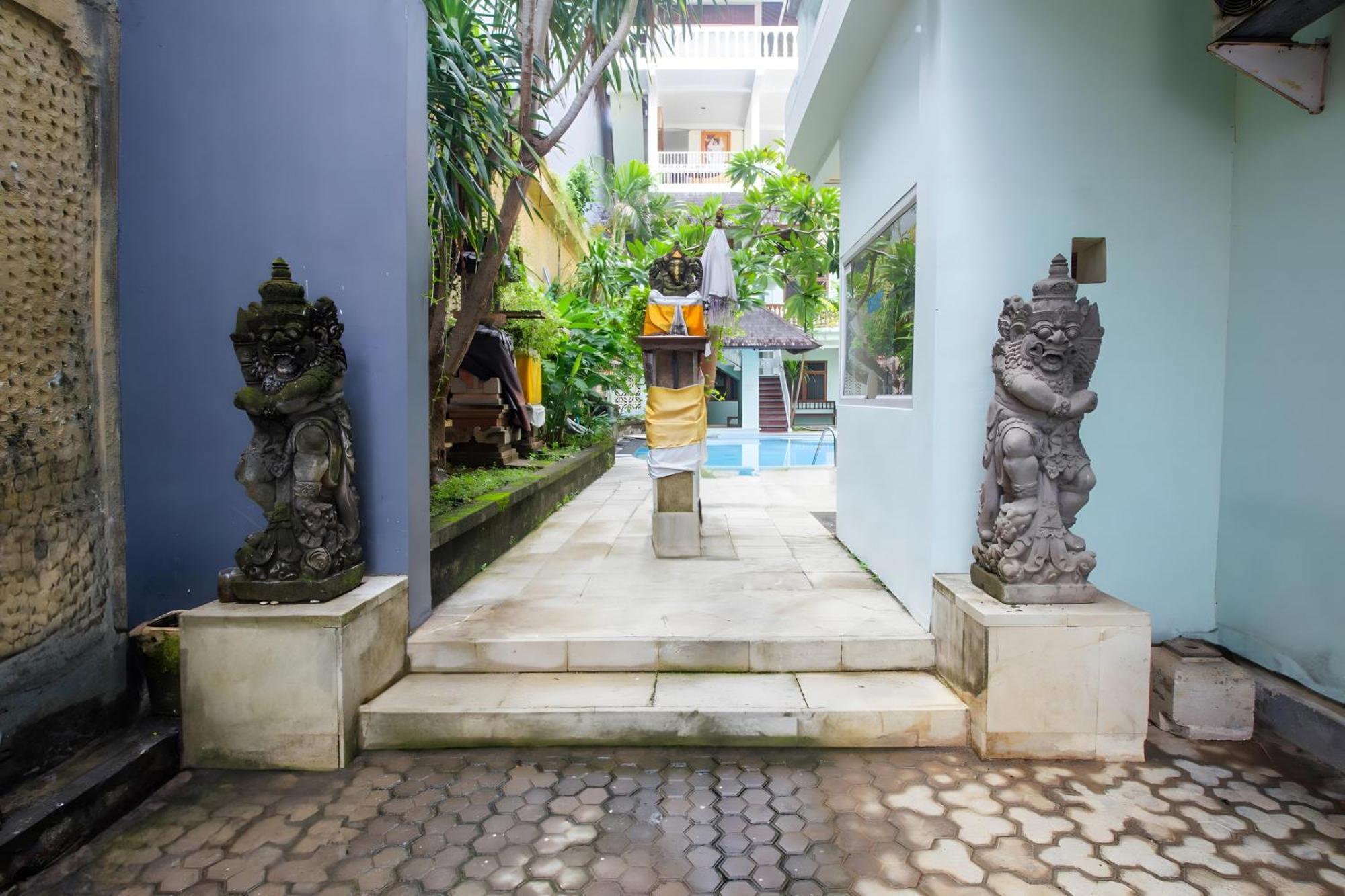 Legian Capital O 93809 Wida Hotel מראה חיצוני תמונה