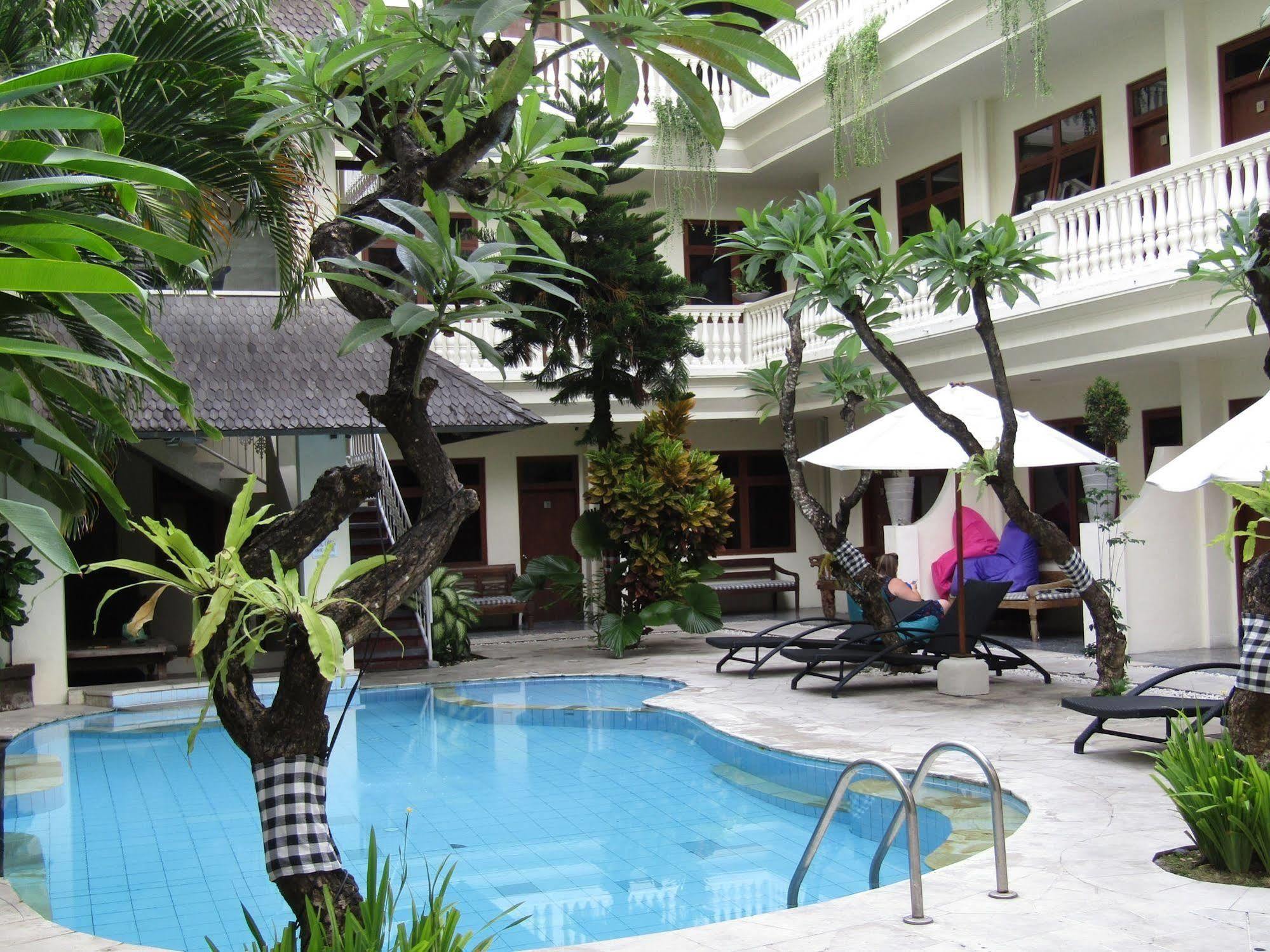 Legian Capital O 93809 Wida Hotel מראה חיצוני תמונה