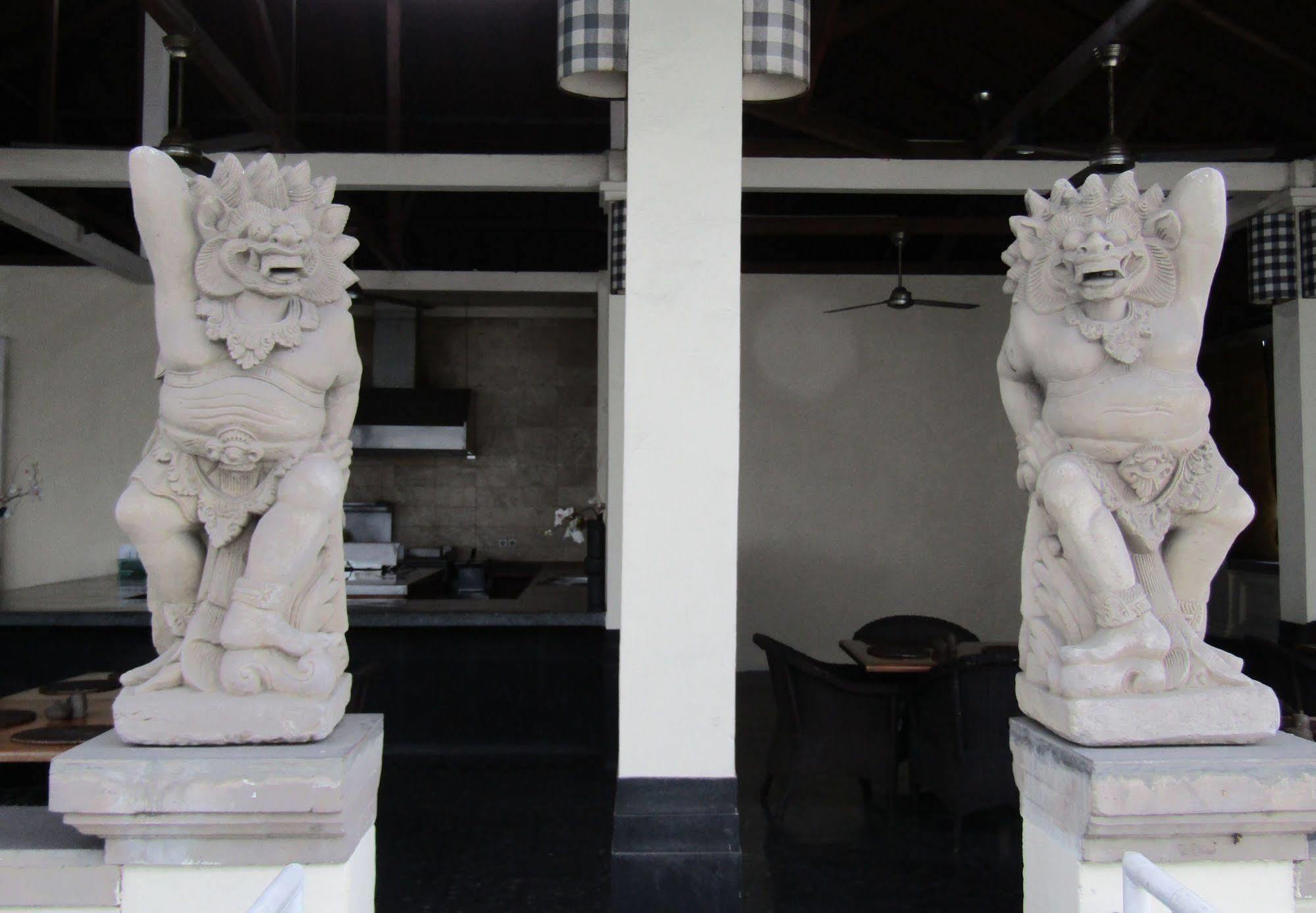 Legian Capital O 93809 Wida Hotel מראה חיצוני תמונה